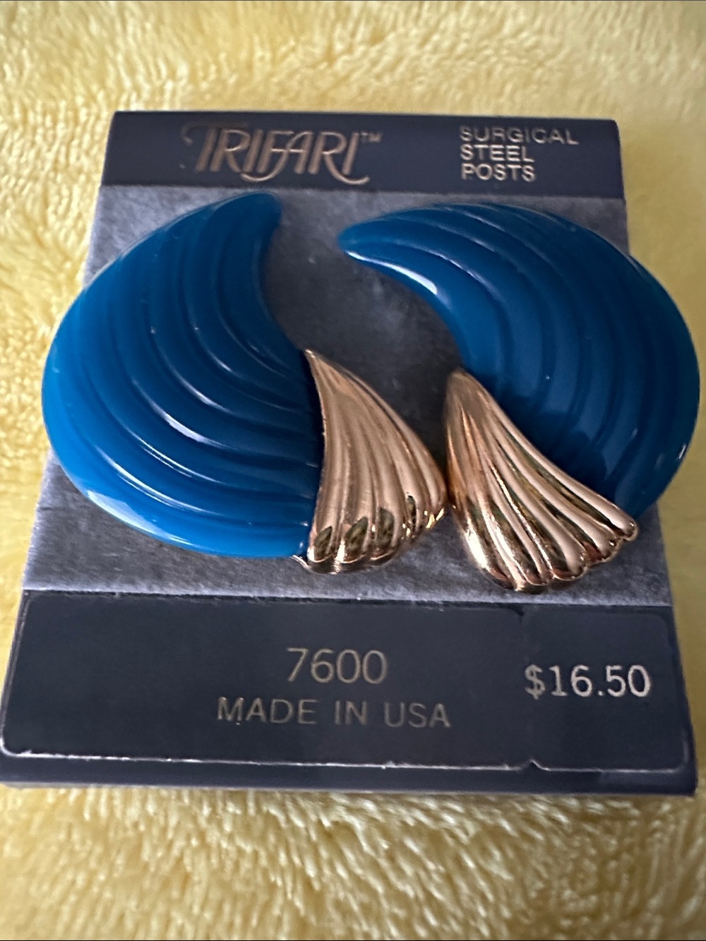 Vintage Trifari Teal Blue Sculpted Hoop Earrings with Gold Accents